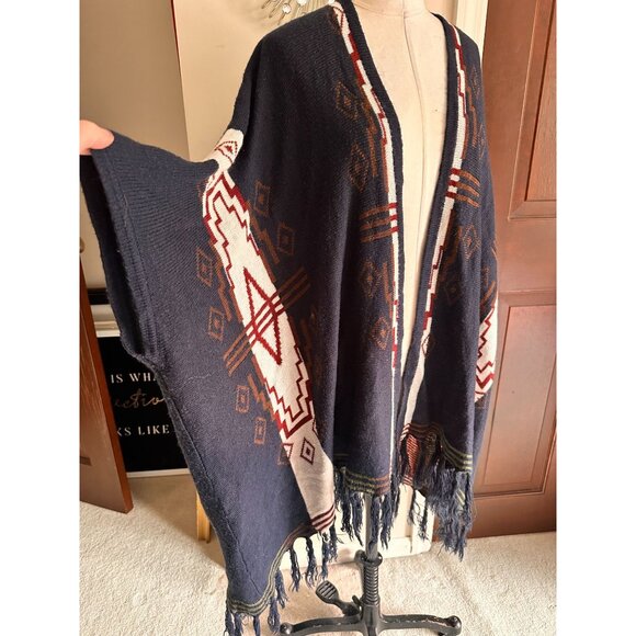 2 amazing pieces Freshman Forever shawl and unbranded geometic green cardigan Me - Picture 5 of 8